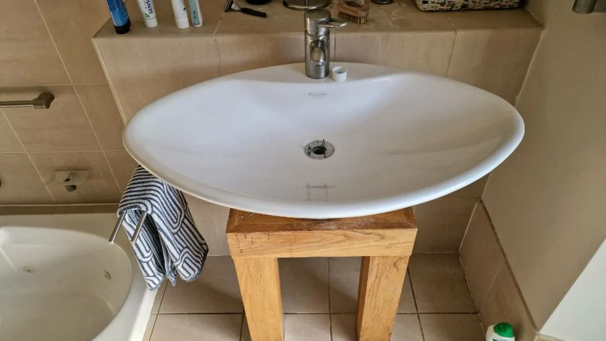 Villeroy & Boch Sinks & Toilet - Image 3