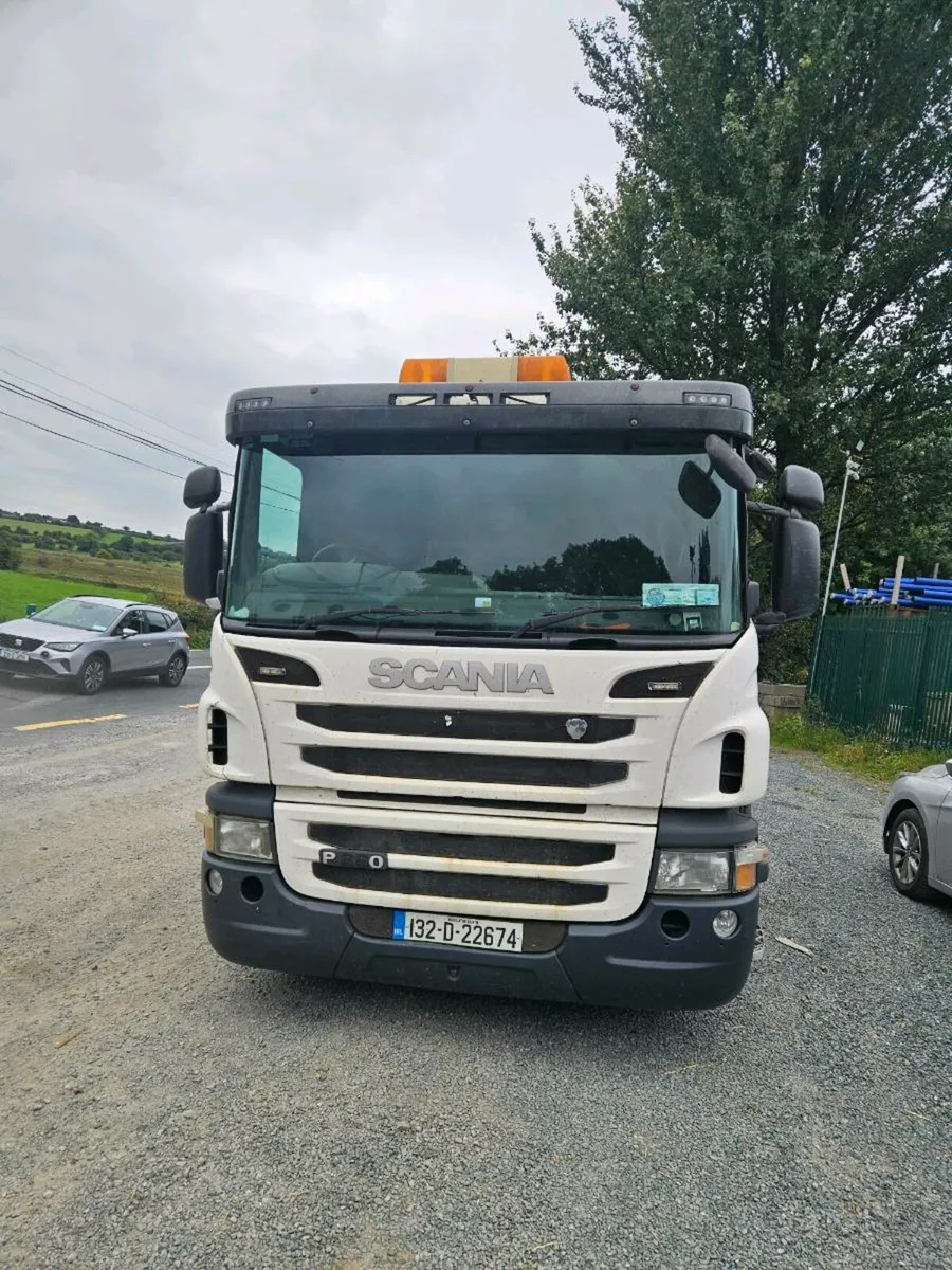2013 Scania Bevertail with Fassi Crane - Image 2