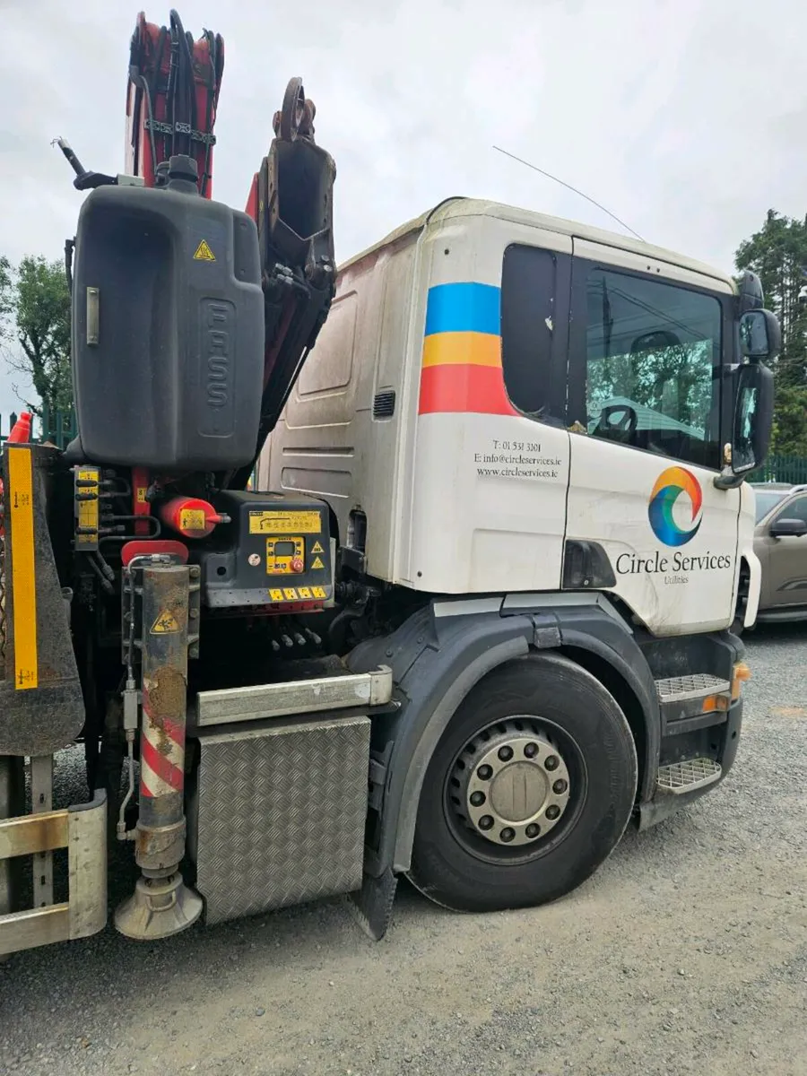 2013 Scania Bevertail with Fassi Crane - Image 4