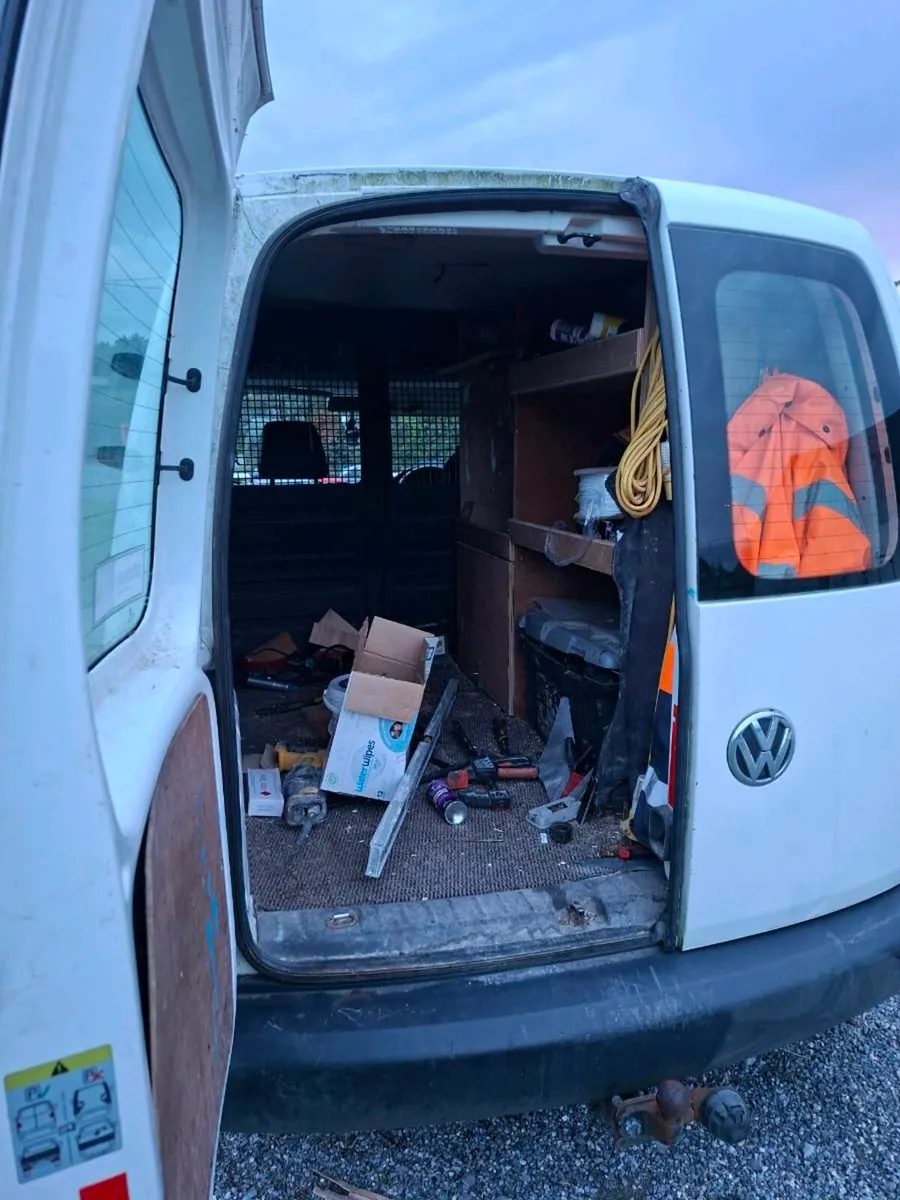 131 Volkswagen Caddy - Image 2
