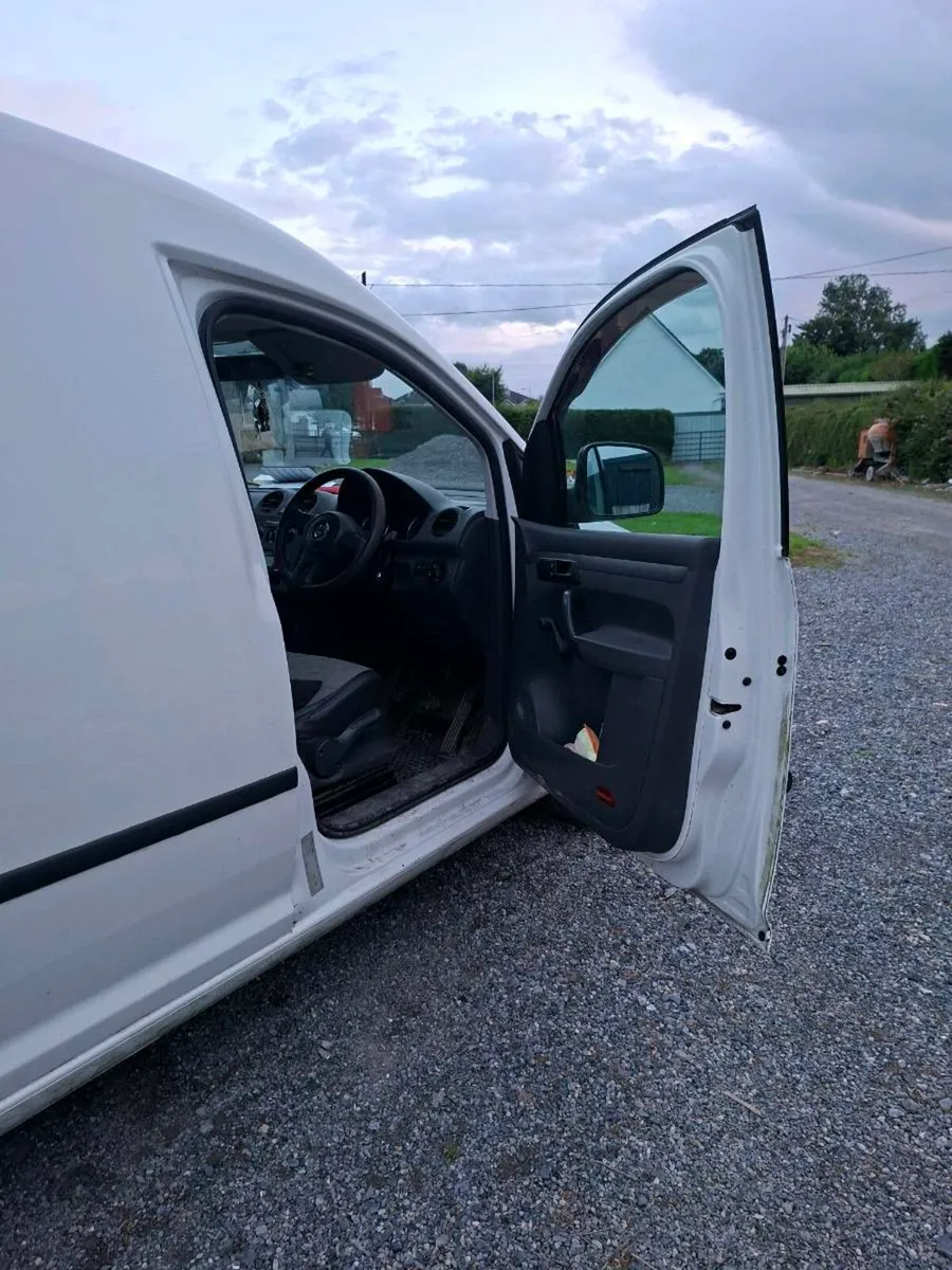 131 Volkswagen Caddy - Image 3
