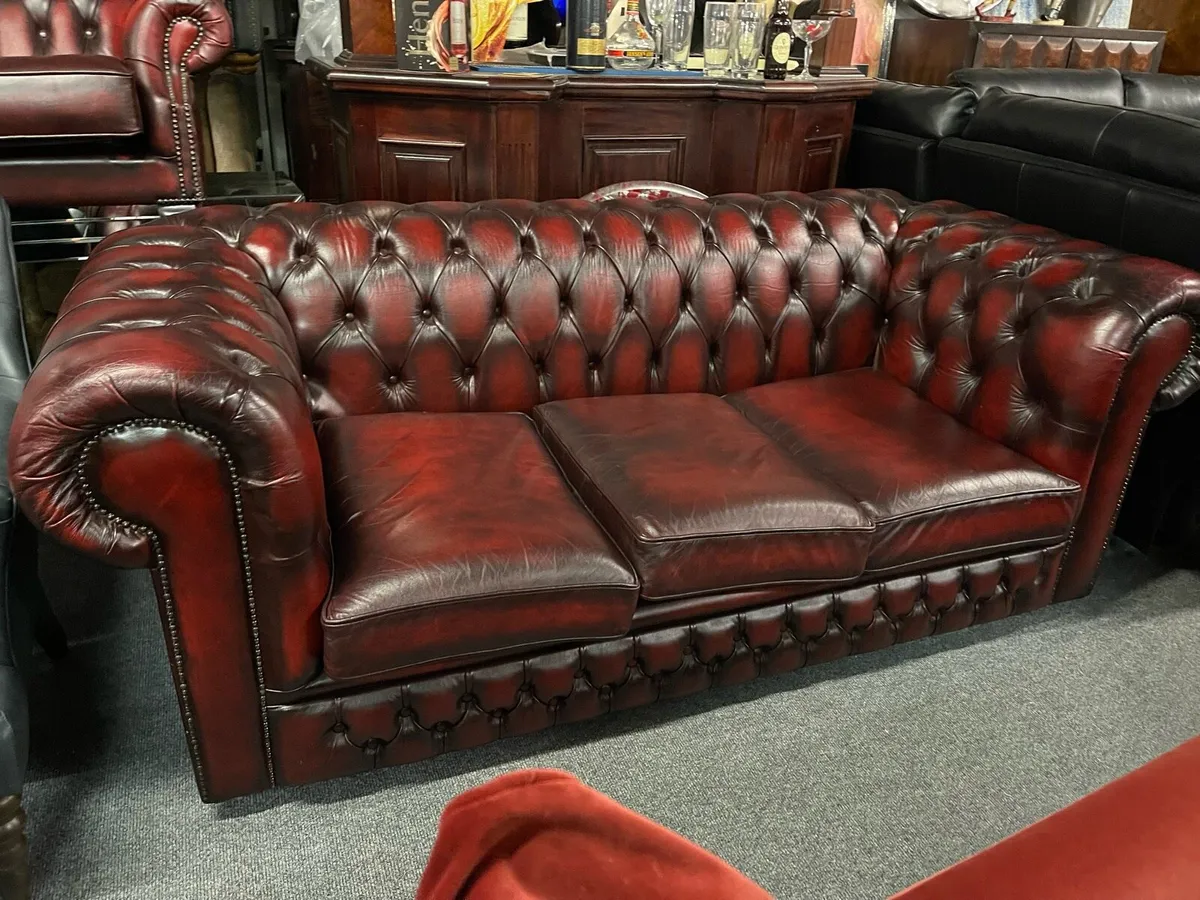 Chesterfield leather 3 seater sofa - Image 1