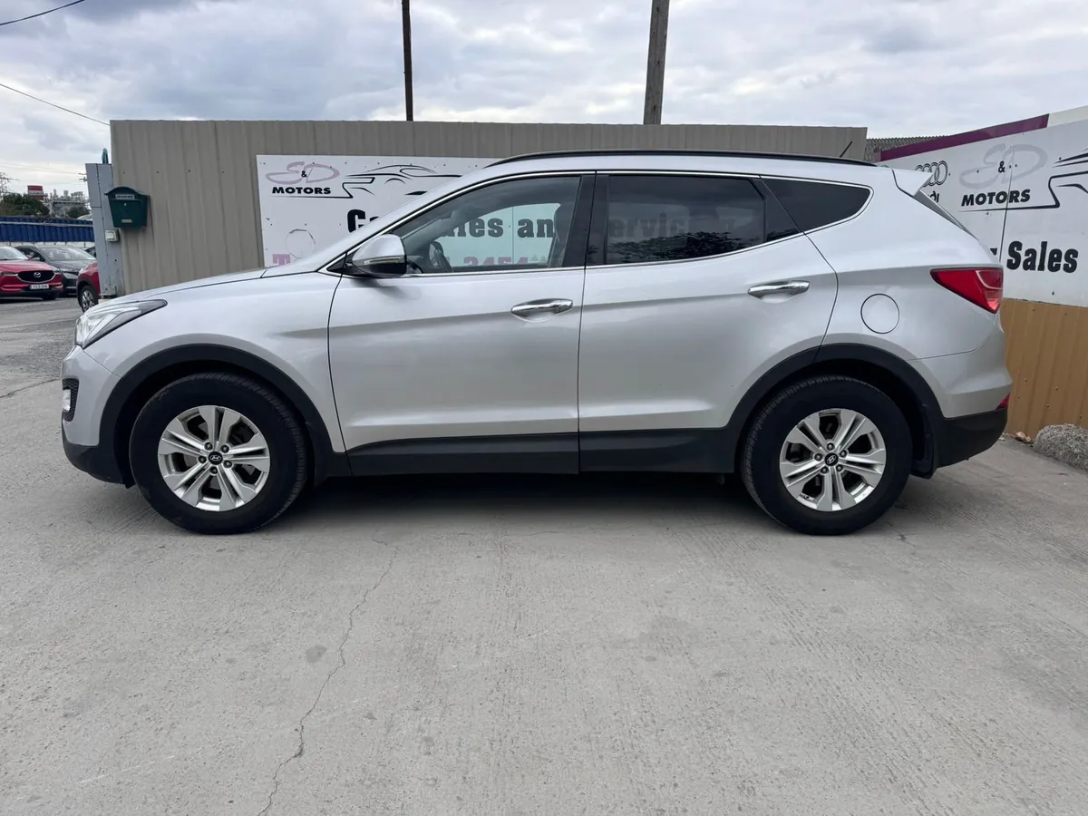142 Hyundai Santa Fe 2.2D 4WD AUTO Warranty - Image 4