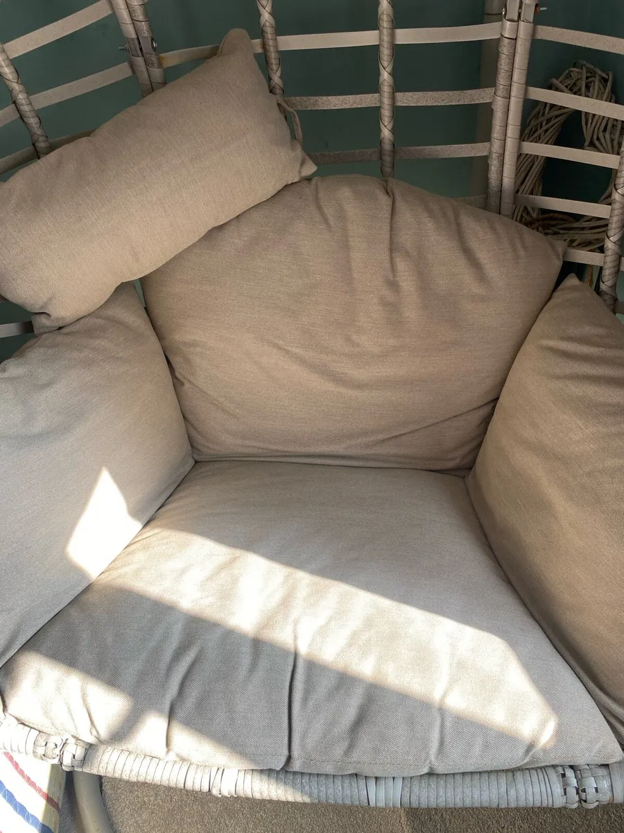 Egg Chair - Image 2
