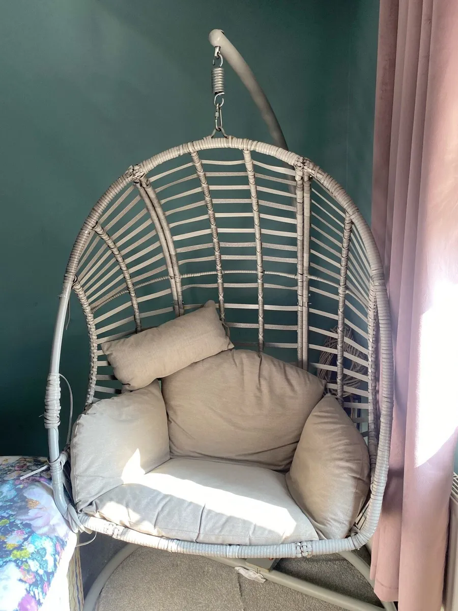 Egg Chair - Image 4