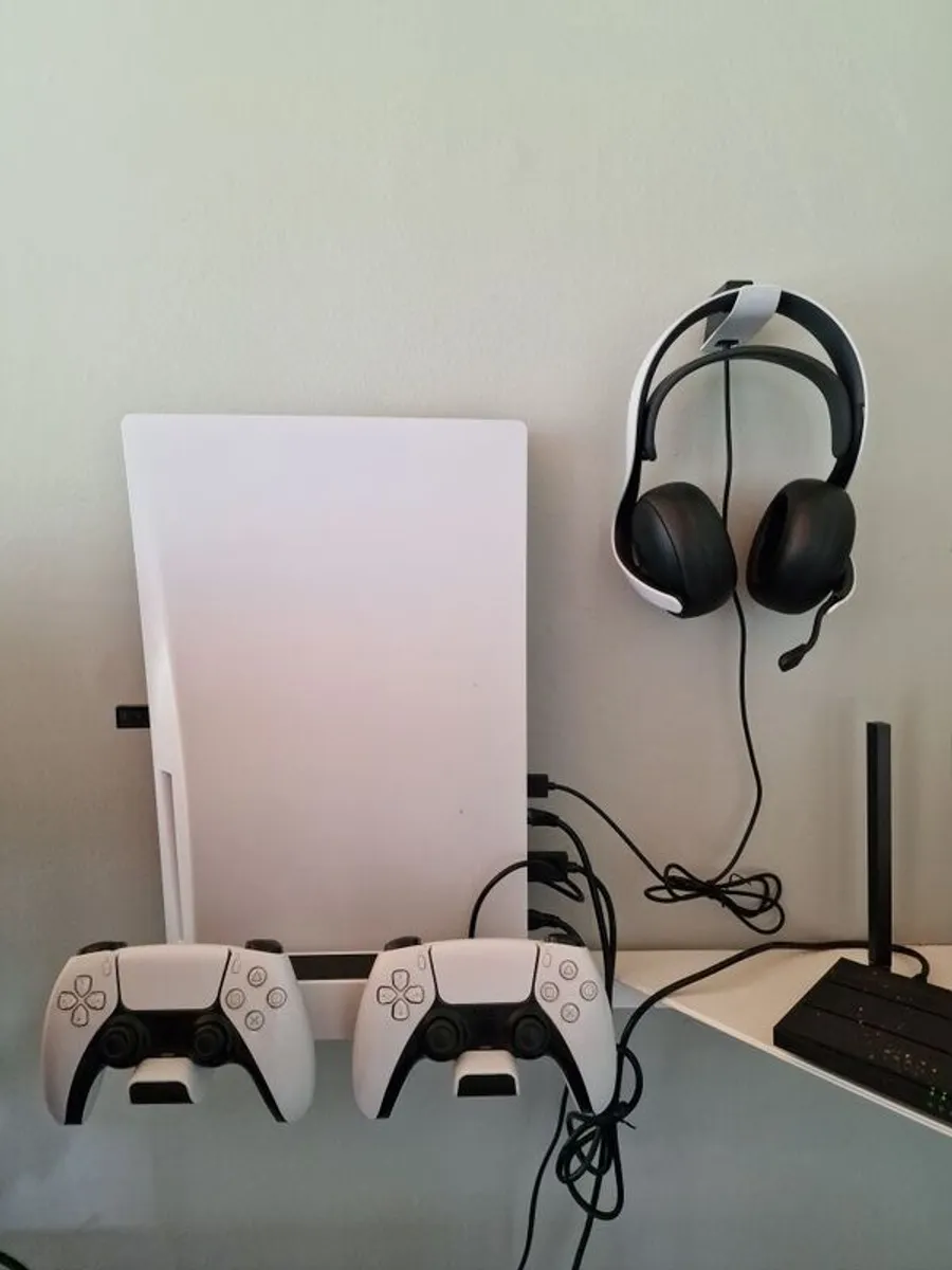 Playstation 5 (Disc) & Accessories - Image 1