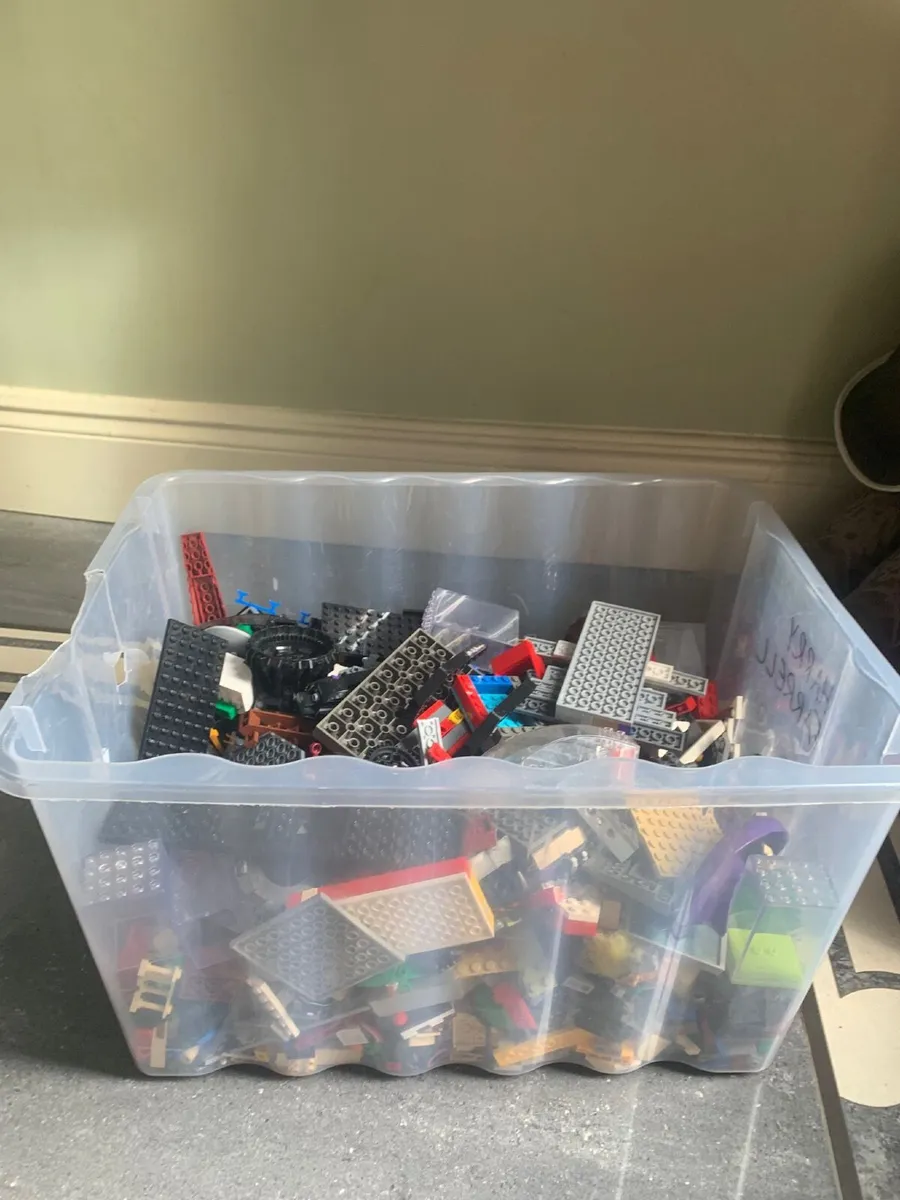 Box of lego - Image 2