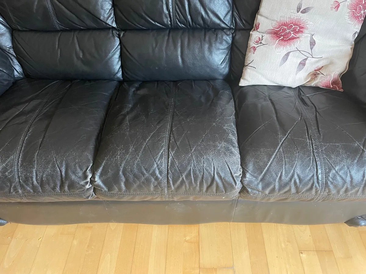 Couch - Image 4