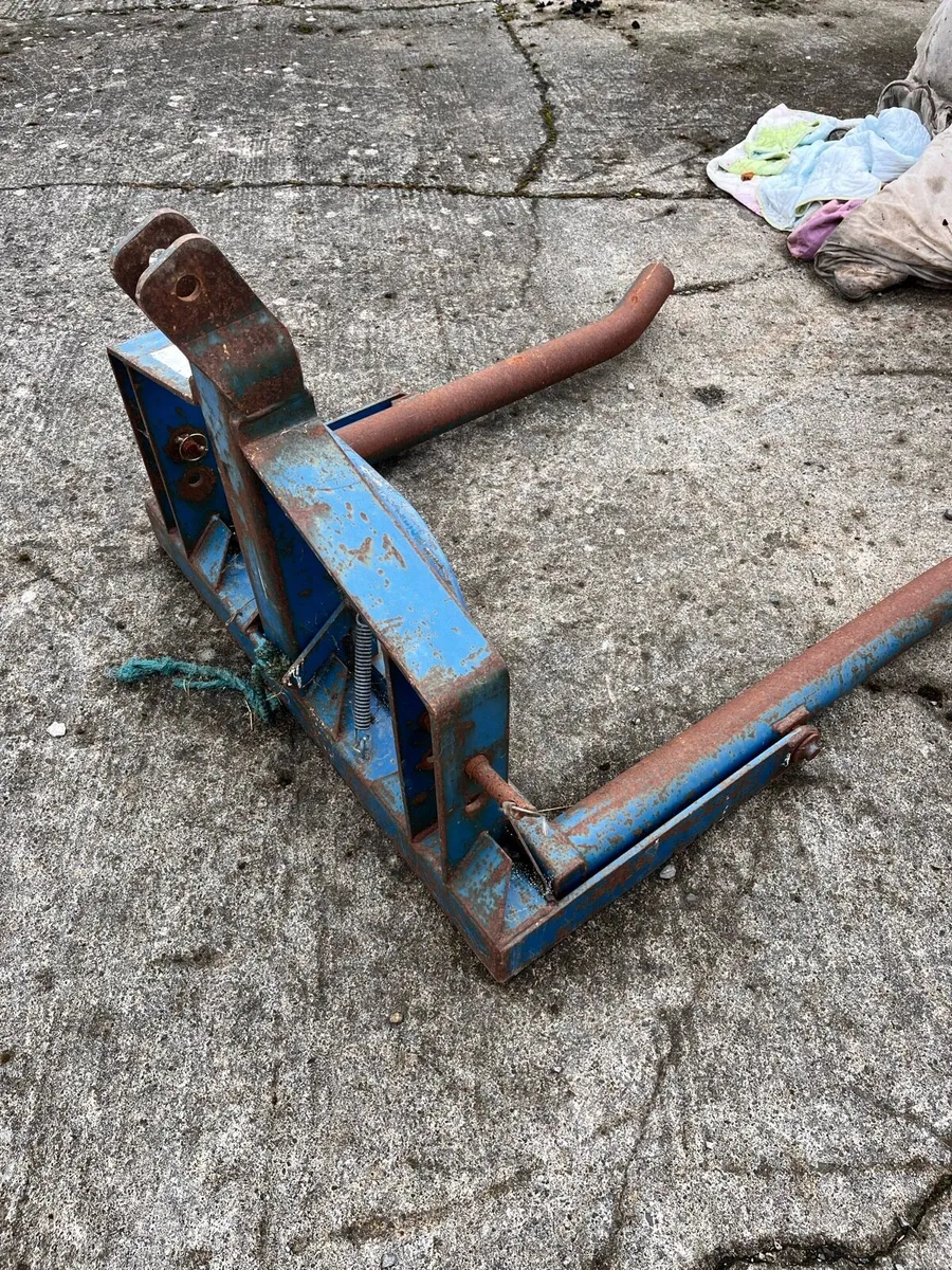 Gibney single bale lifter handler - Image 3