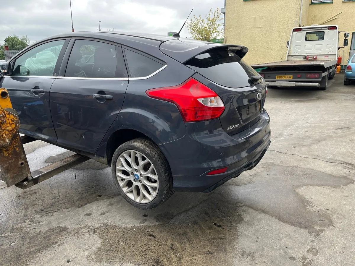 2012 focus zetec turbo for parts - Image 3