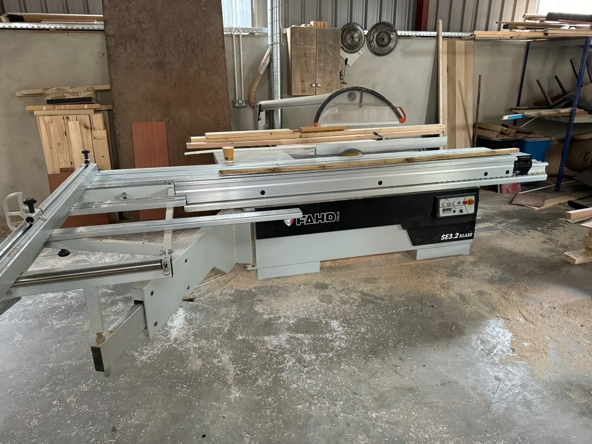 Panel saw
