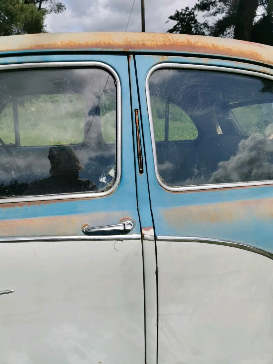1957 Morris Isis Deluxe - Image 4