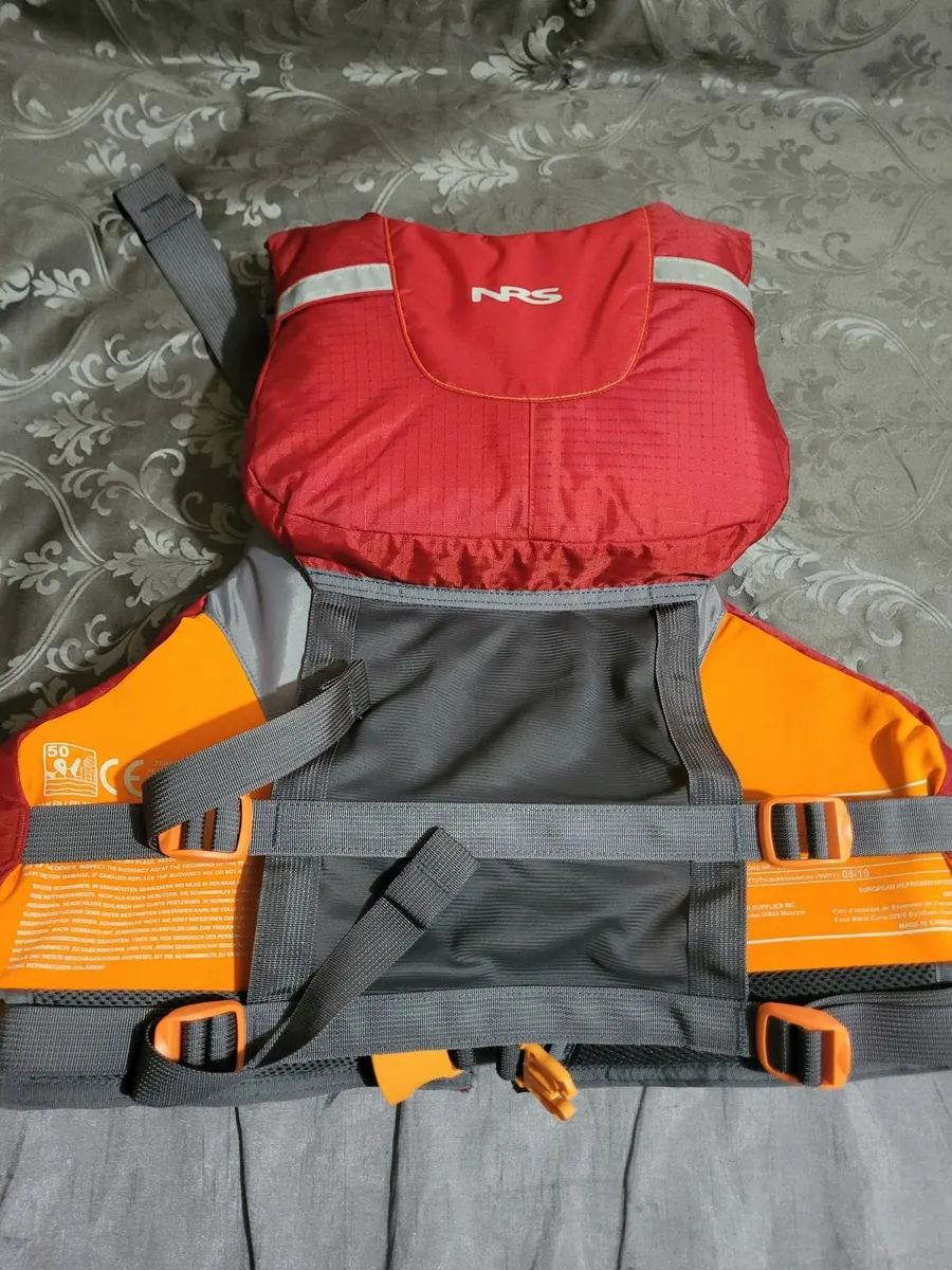 Life jackets - Image 2