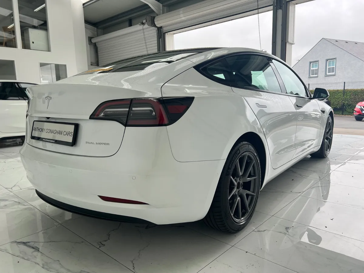 Tesla Model 3 2021 - Image 4