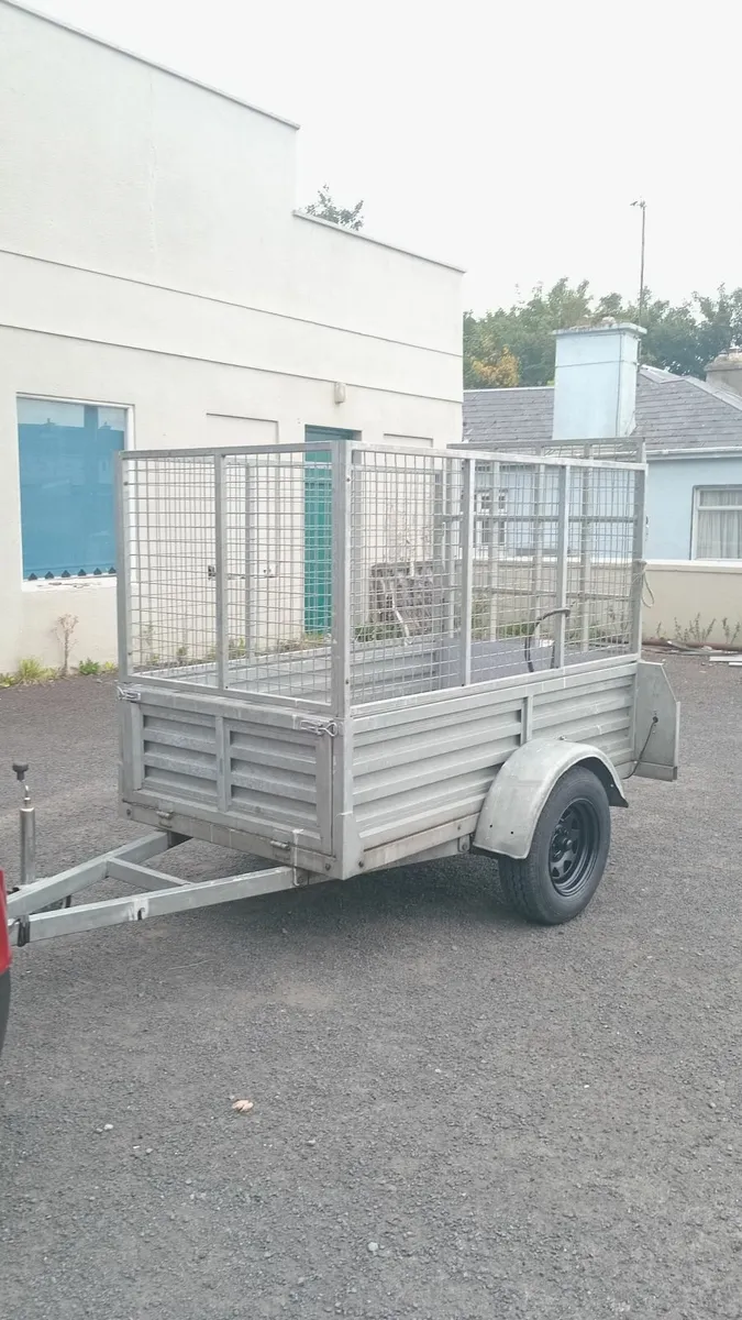 Trailer - Image 1