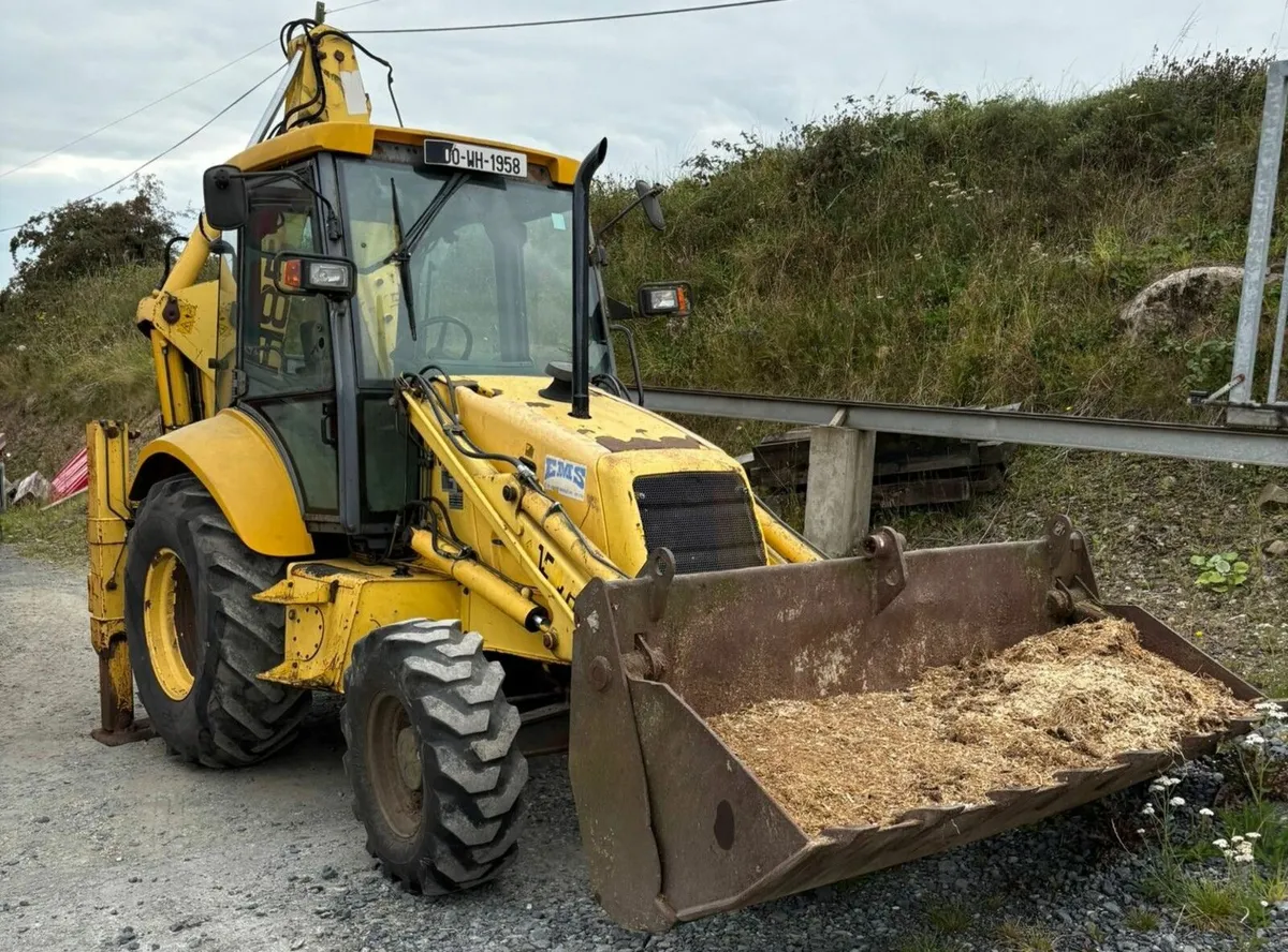New Holland (Ford) Back Hoe Digger - NH85 - Image 1