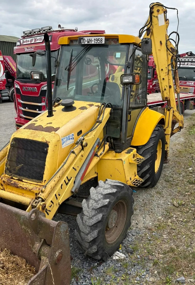 New Holland (Ford) Back Hoe Digger - NH85 - Image 2