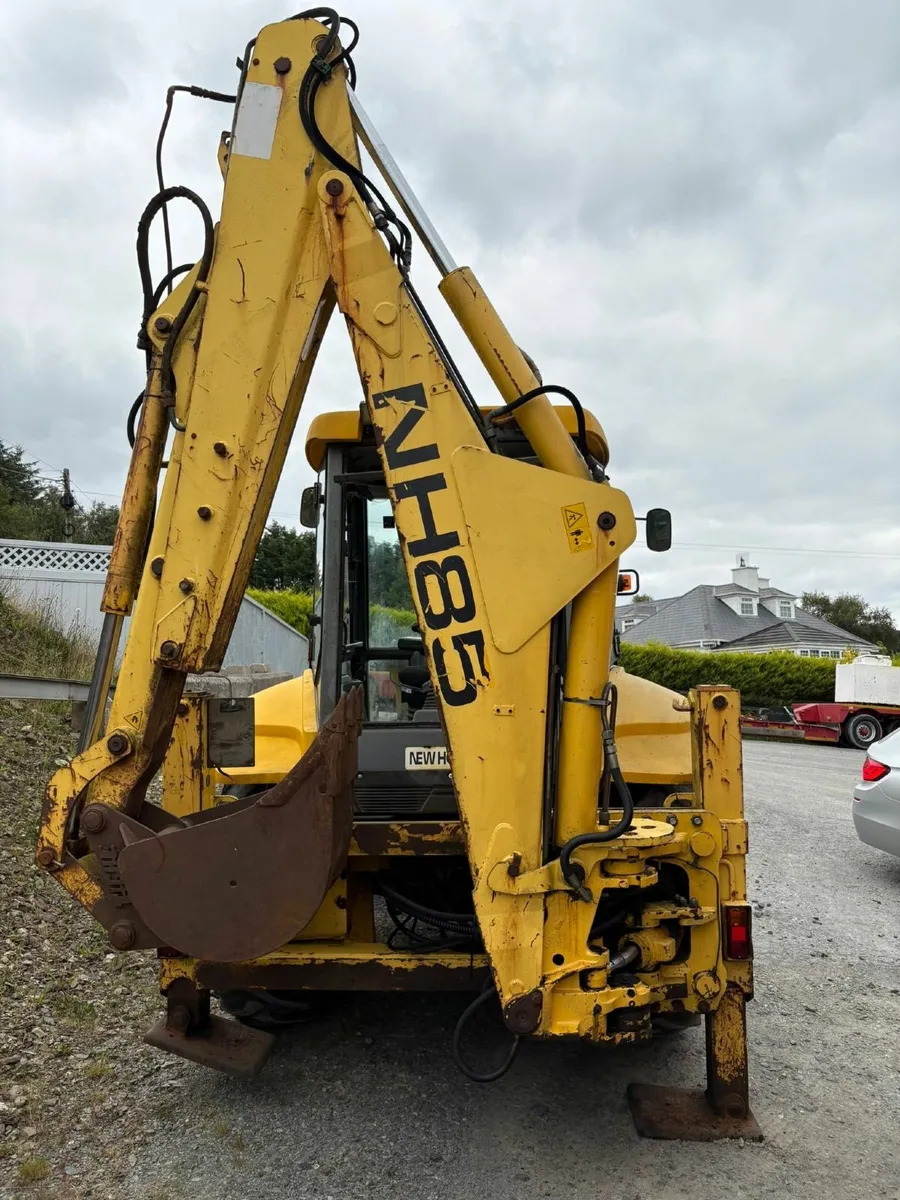 New Holland (Ford) Back Hoe Digger - NH85 - Image 4