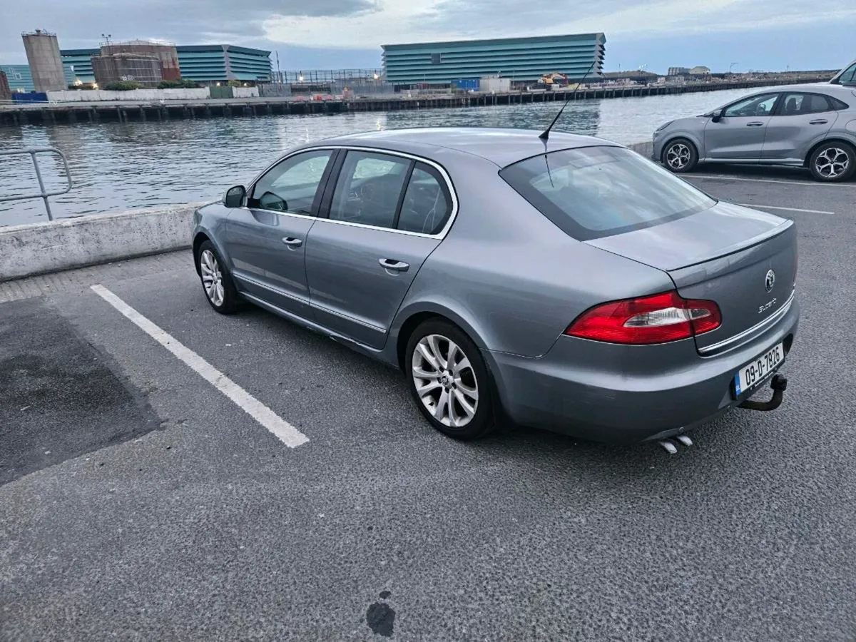 Skoda Superb - Image 4