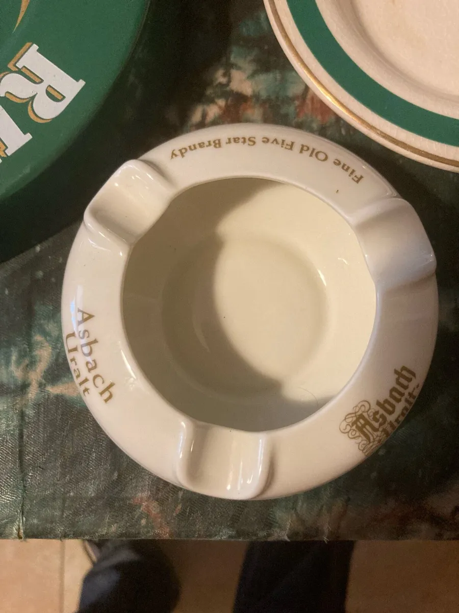 Collection of pub ashtrays free postage - Image 4