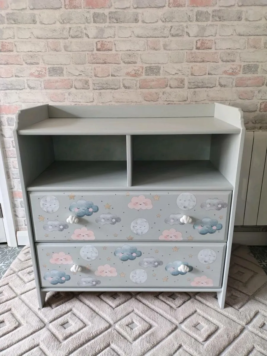 Chest of Drawers/Changing Unit - Image 1