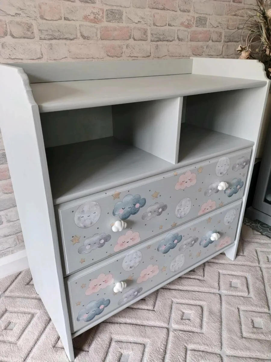 Chest of Drawers/Changing Unit - Image 2