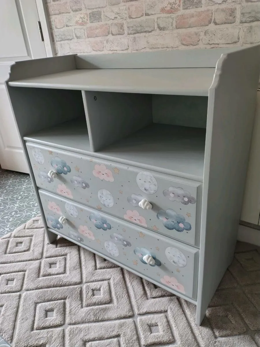 Chest of Drawers/Changing Unit - Image 3