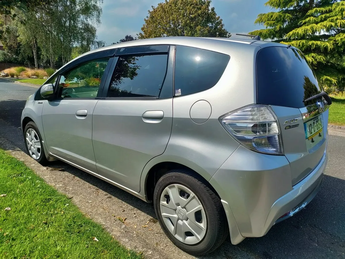 HONDA FIT 2012 AUTO. 1.3L Petrol Hybrid Tax + NCT - Image 2