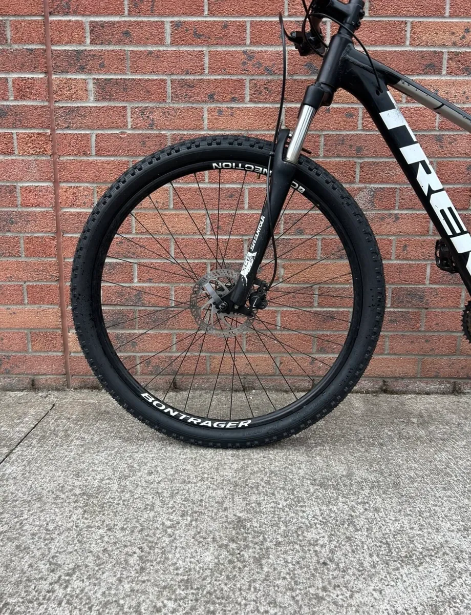 Trek Marlin 5 Mountain Bike - Image 3