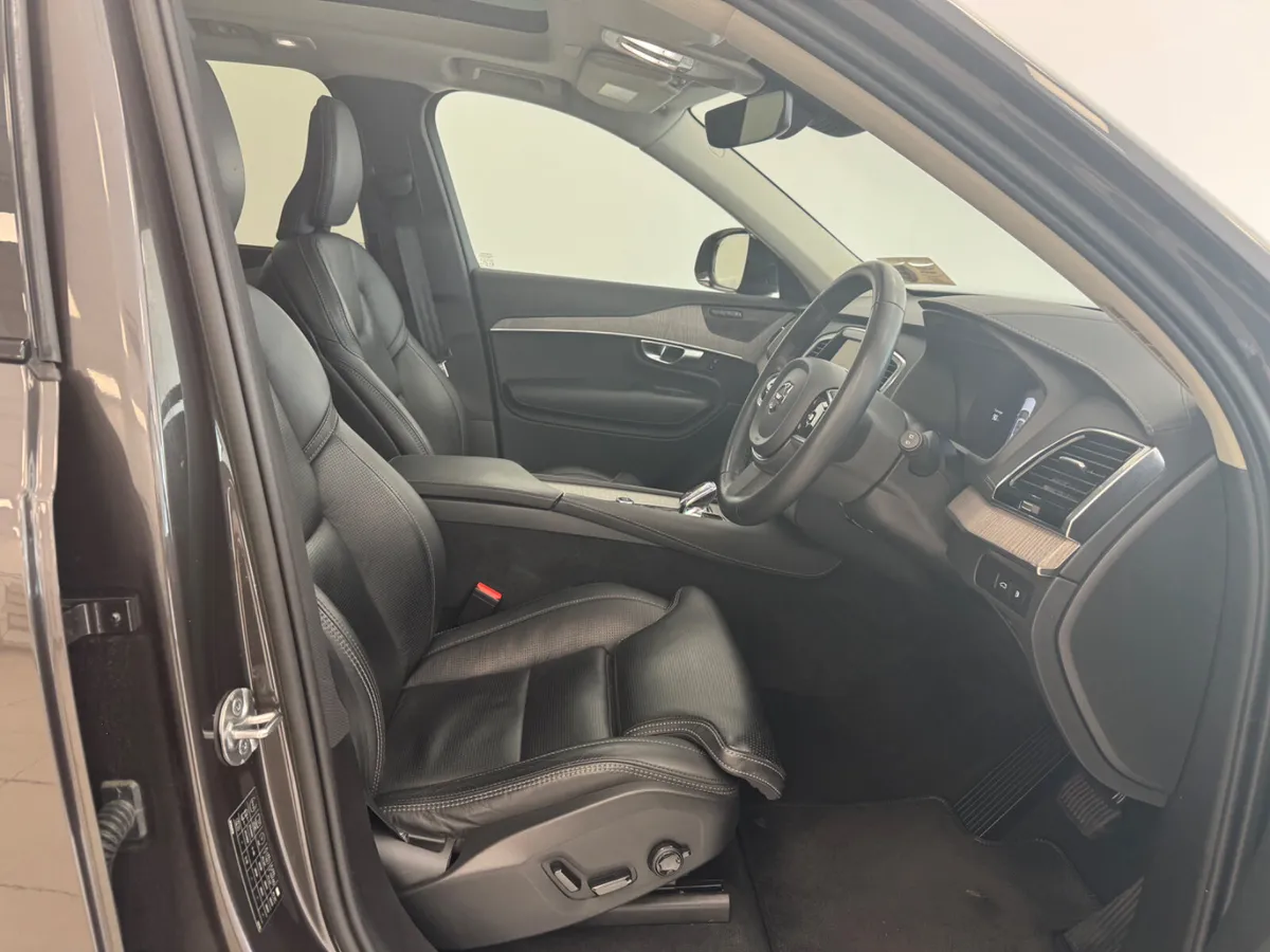 Volvo XC90 2022 - Image 3