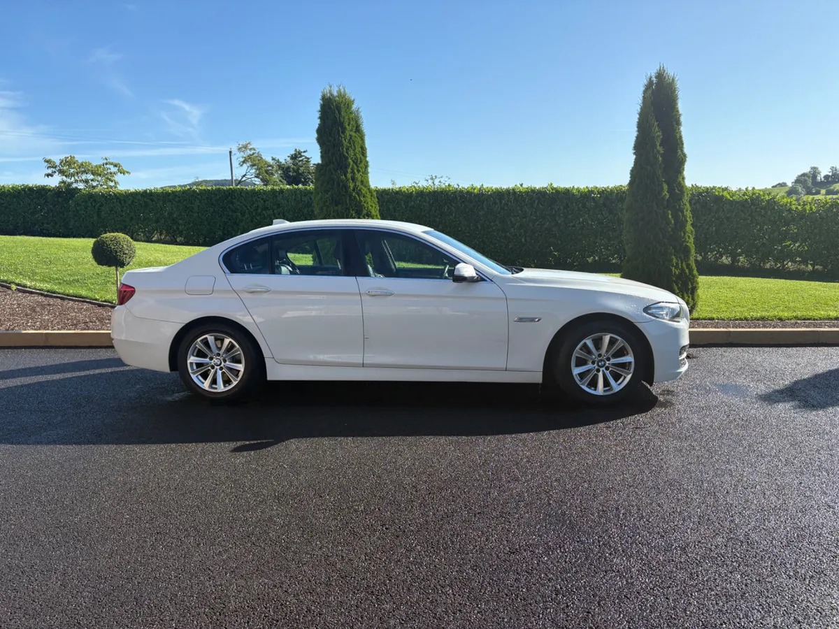 BMW 5-Series 2015 - Image 2
