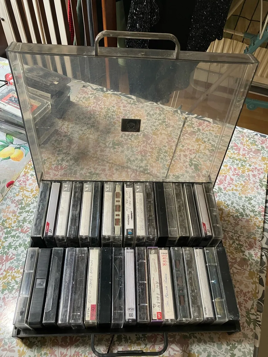 Audio cassettes and  case - Image 1