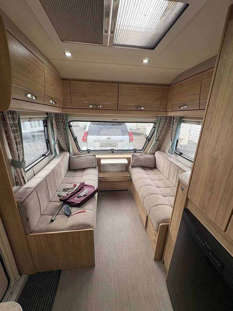 Elddis Explore 526 6 berth family Caravan - Image 3