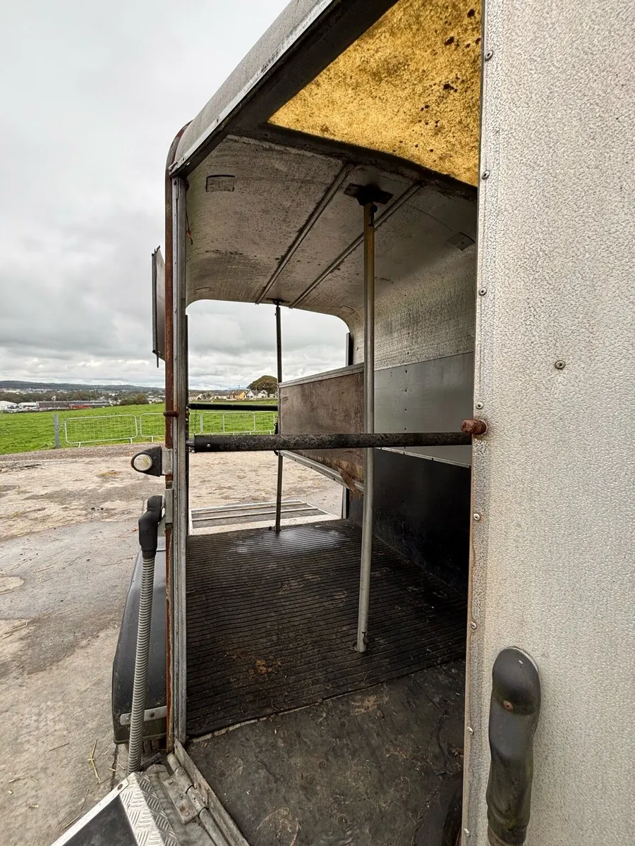 Iforwilliams 505 horse box - Image 2