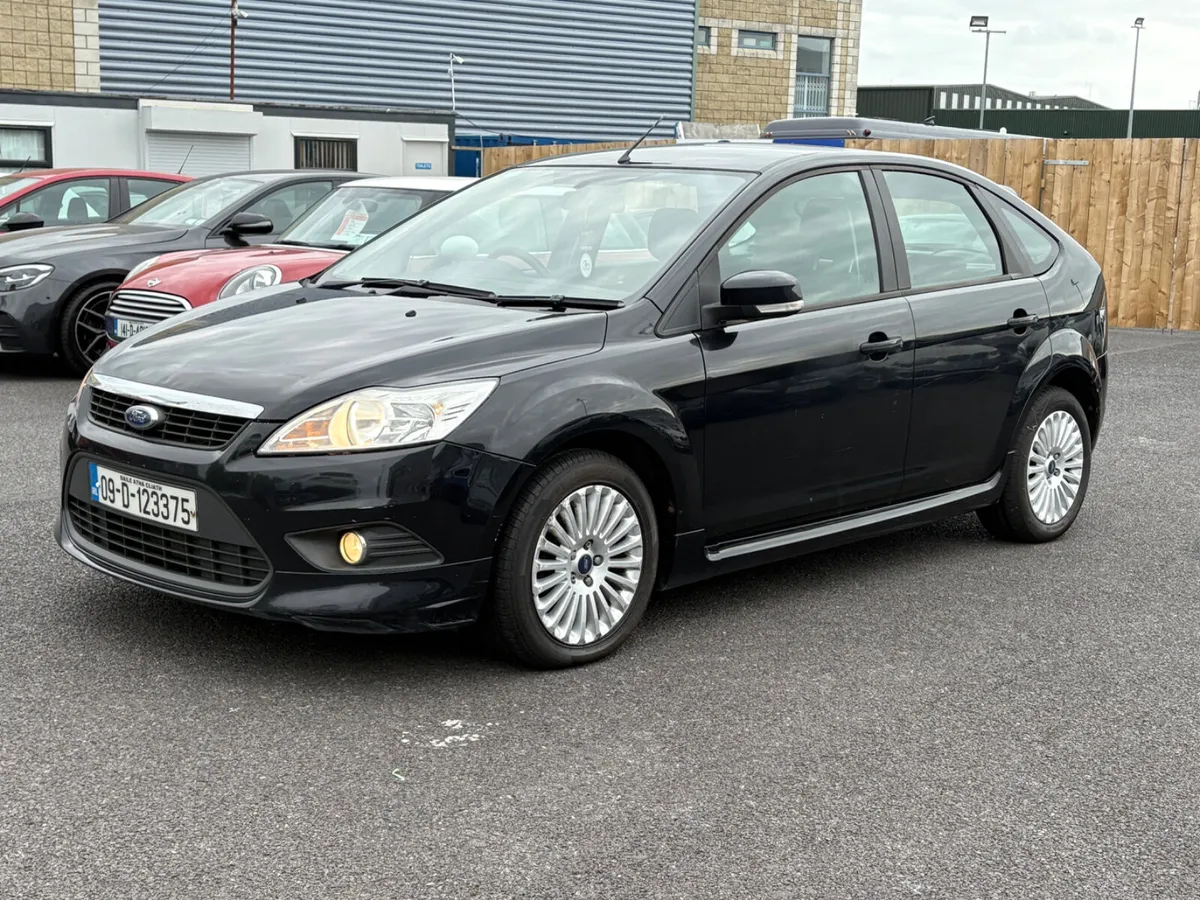 Ford Focus 2009 - Image 2