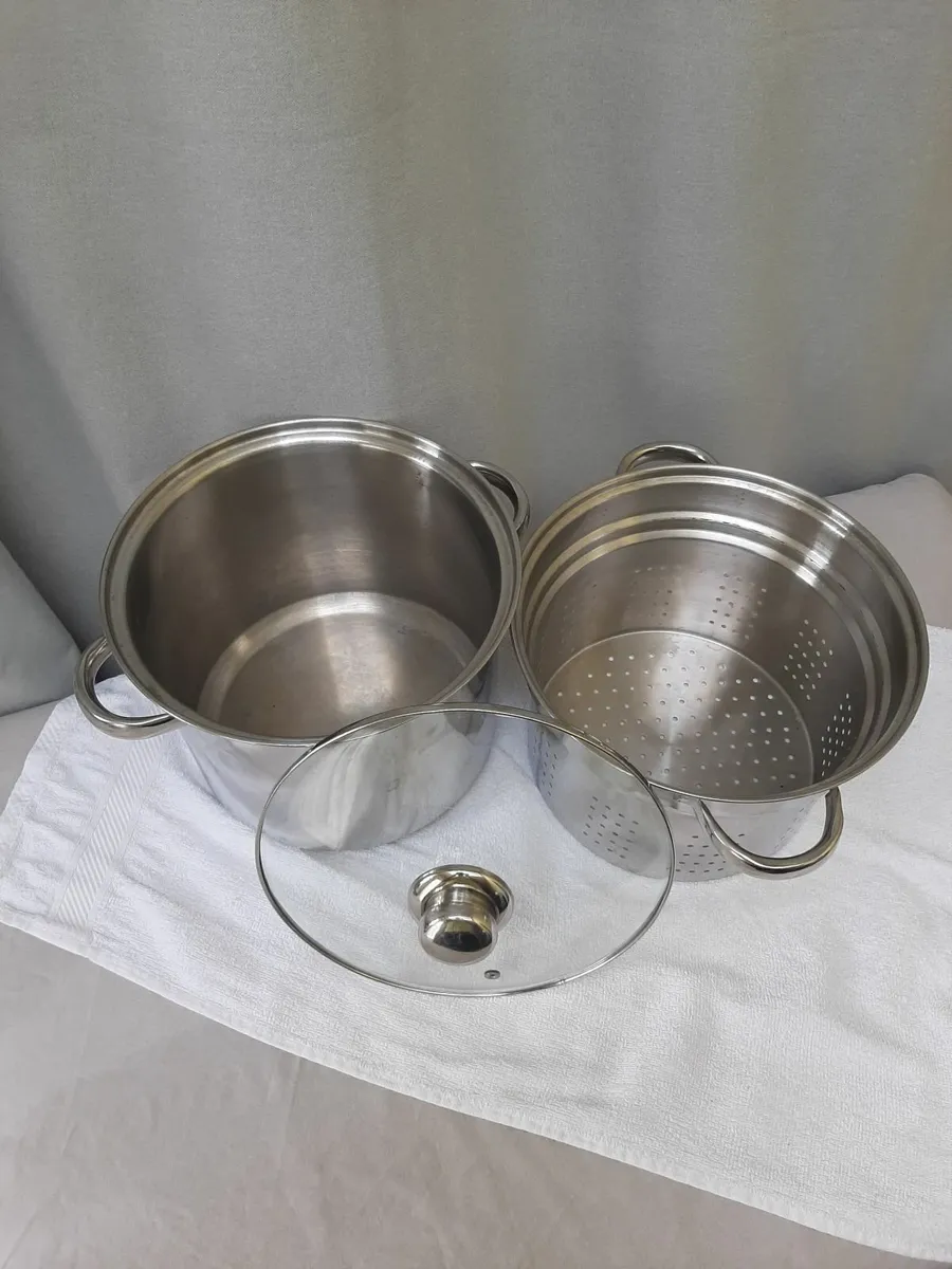 Stainless Steel Stock Pot/ Pasta Strainer For Sale - Image 2