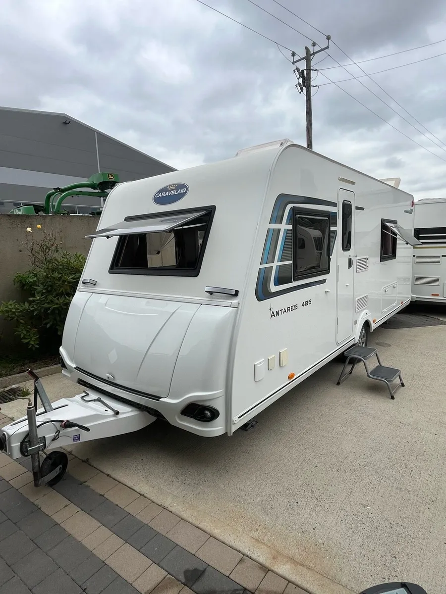 CARAVELER ANTERES 485 fixed bed - Image 1