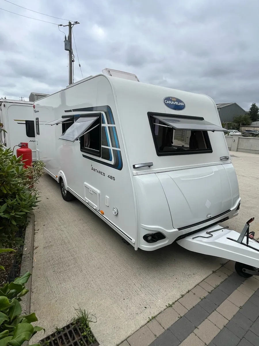 CARAVELER ANTERES 485 fixed bed - Image 2