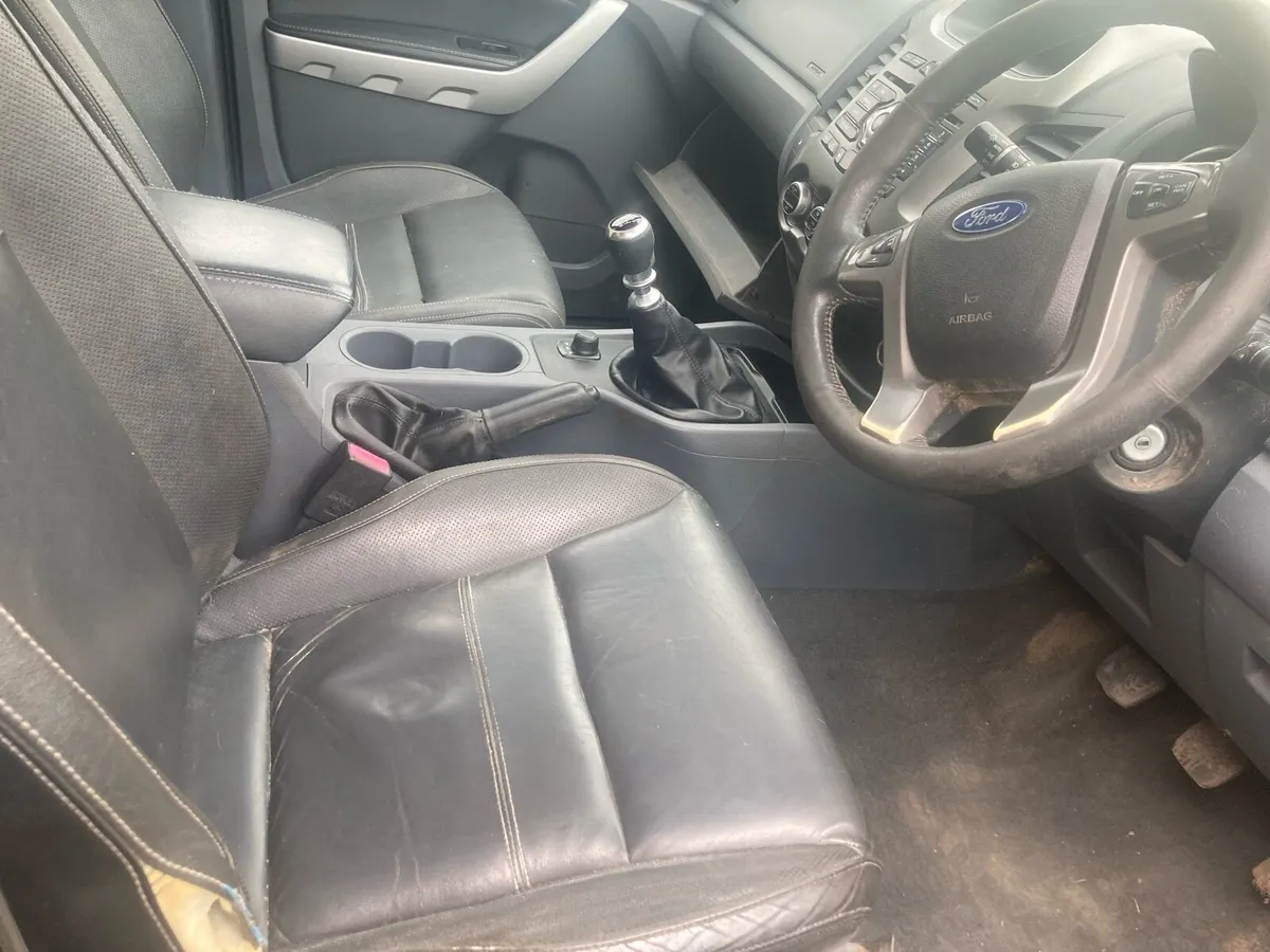 2012 ford ranger crew cab Read Add 2950 euro - Image 4