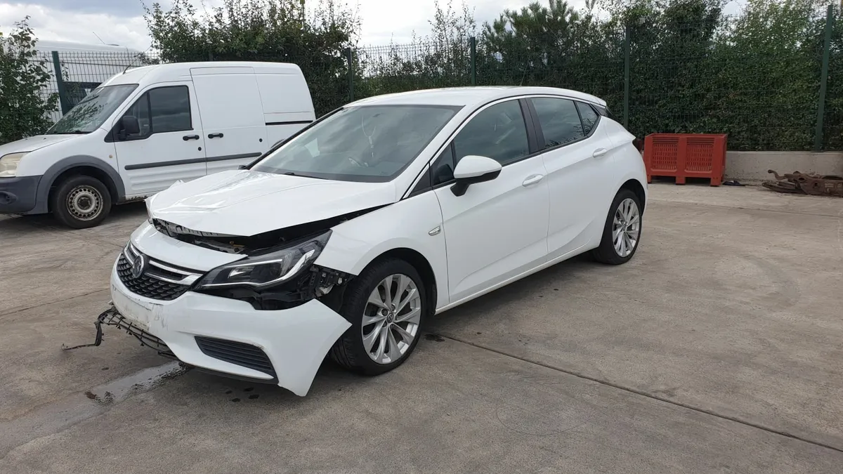 *For parts* Opel Astra, 1.0 petrol 5 speed (2016) - Image 1