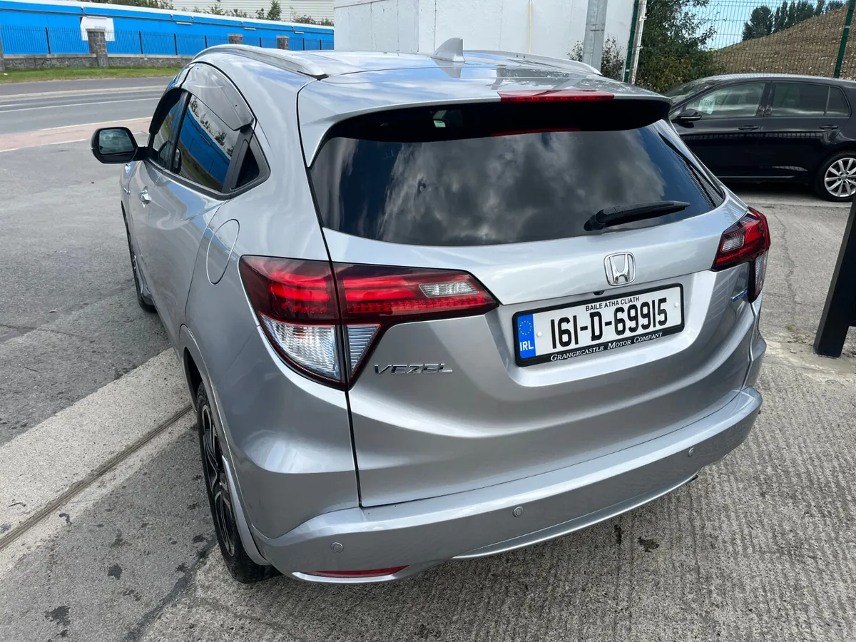 Honda Vezel 2016, 1.5 HYBRID AUTO LOW KM LEATHER - Image 4