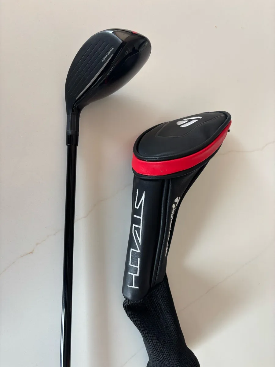 Taylormade Stealth 4 Hybrid 22° Stiff - Image 1