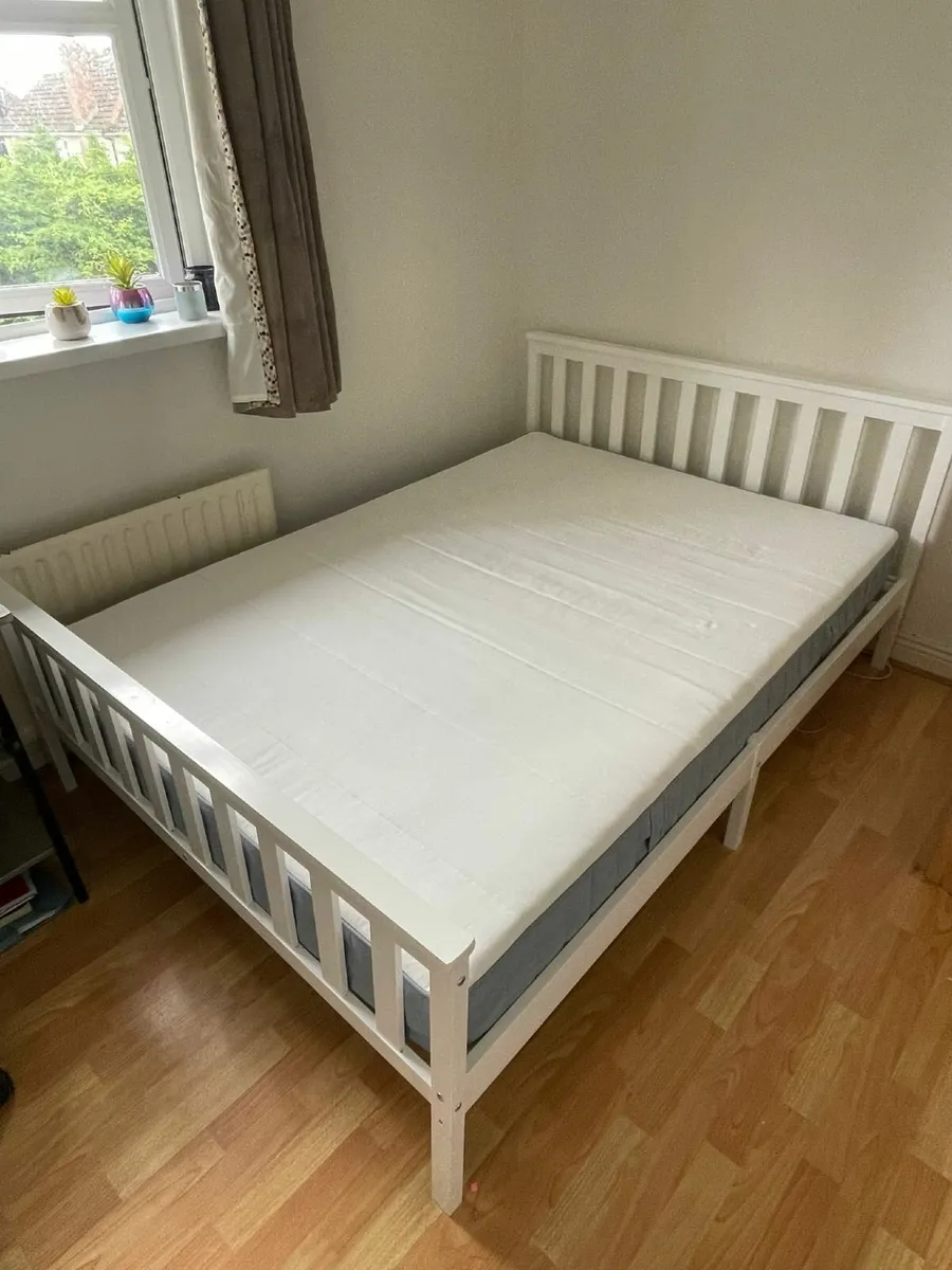 Bed and mattress - Image 1