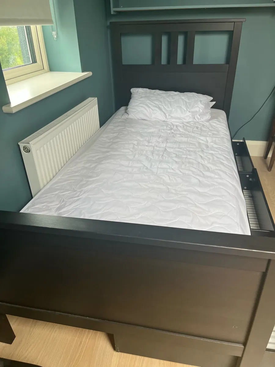 Single beds - Image 4
