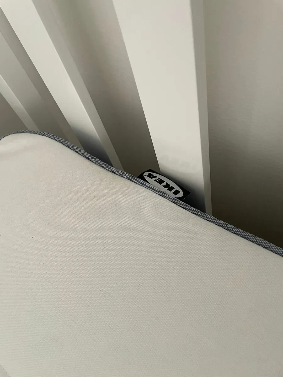 Bed and mattress - Image 3