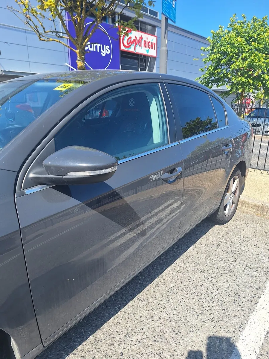 Volkswagen Passat - Image 2