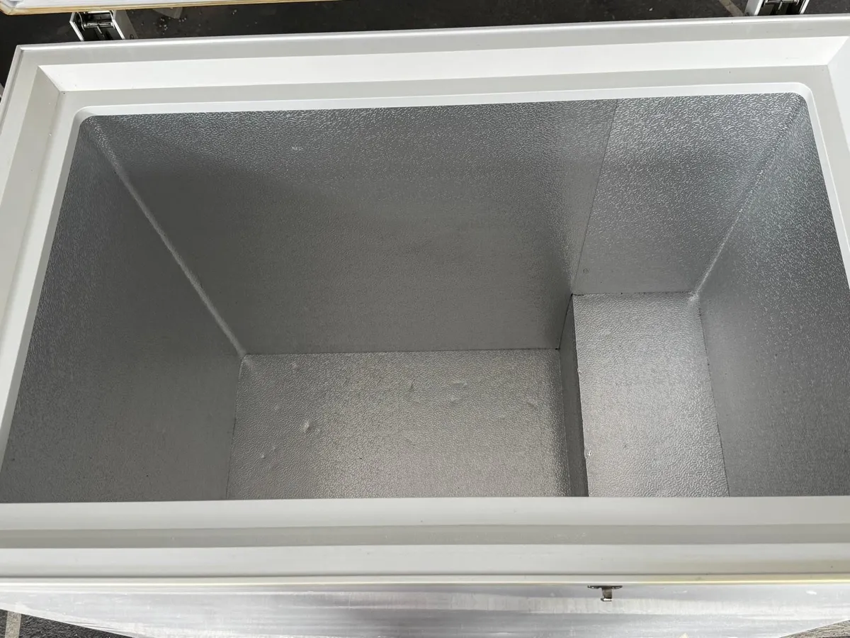 Chest Freezer 160litre - Image 2