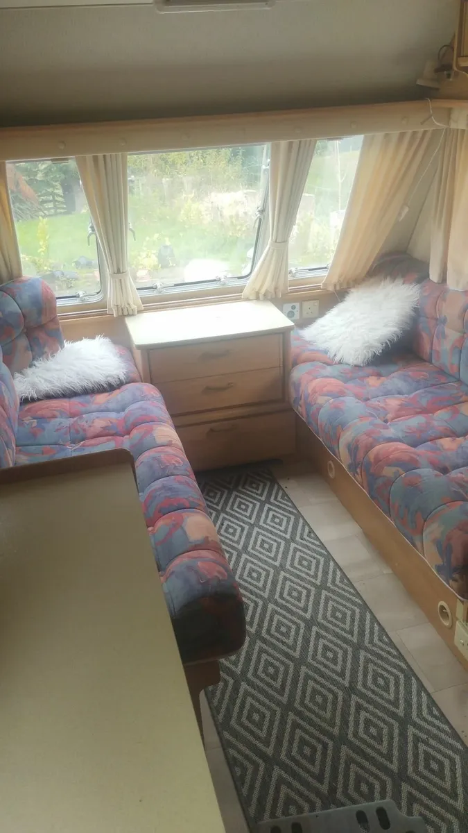 2 berth caravan - Image 2