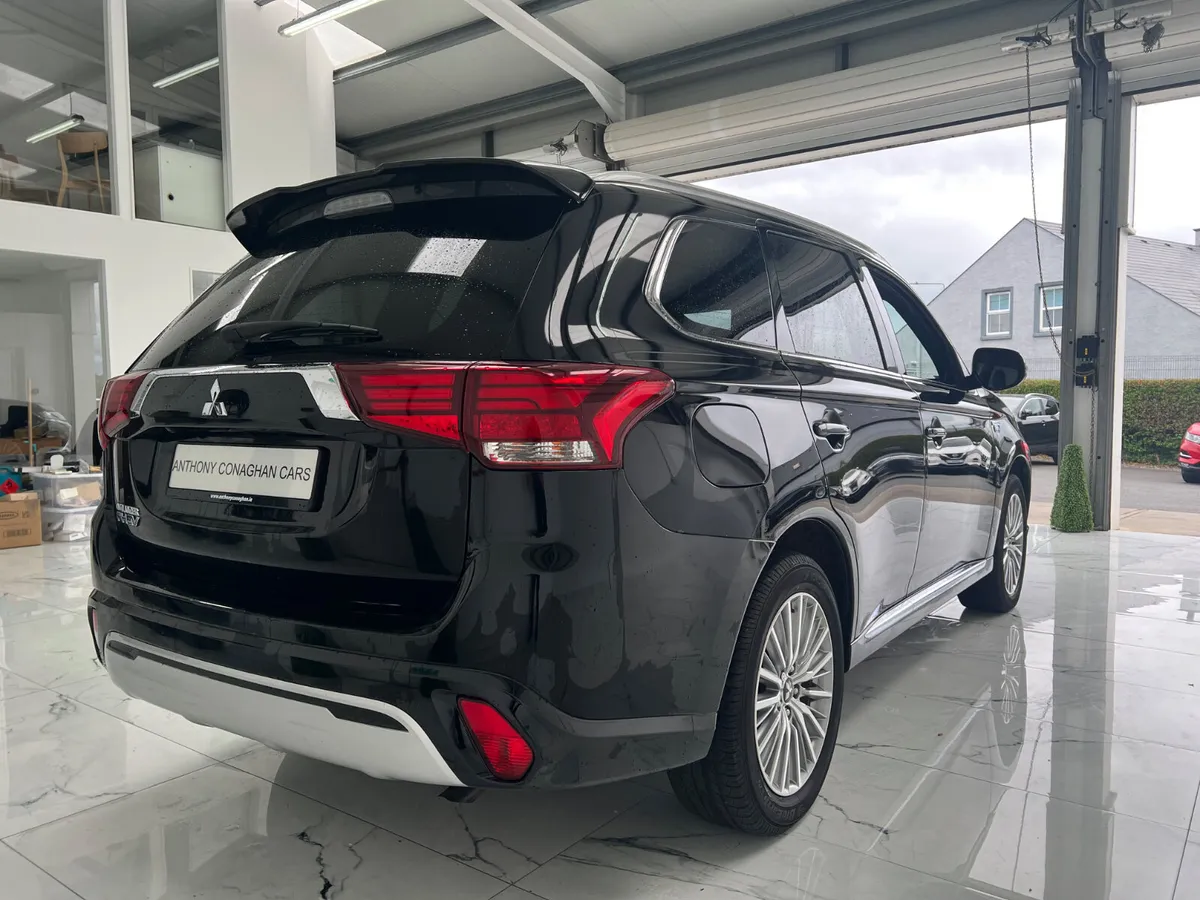 Mitsubishi Outlander 2021 - Image 4