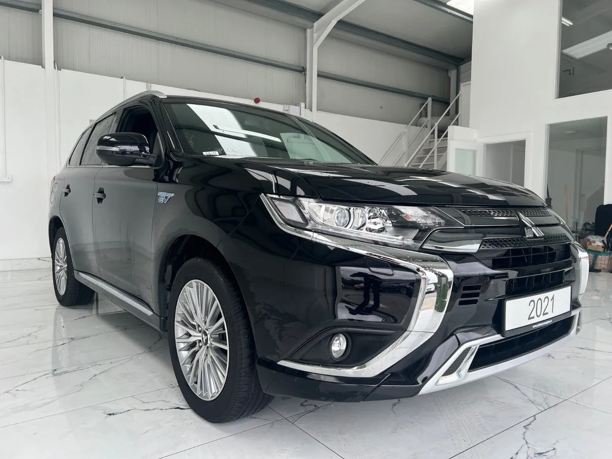 Mitsubishi Outlander 2021 - Image 2